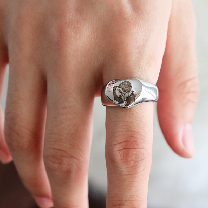 แหวนสลักลายรูปภาพ โลโก้ ชื่อ ร - Initial Ring Custom บทวิจารณ์และราคา
